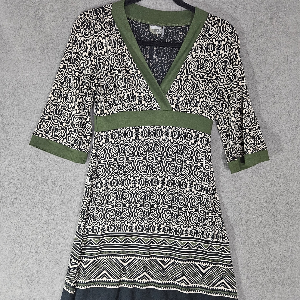 Athleta Green Print Jersey 3/4 Sleeve Wrap Front Pullover Dress Womens XXS Vneck